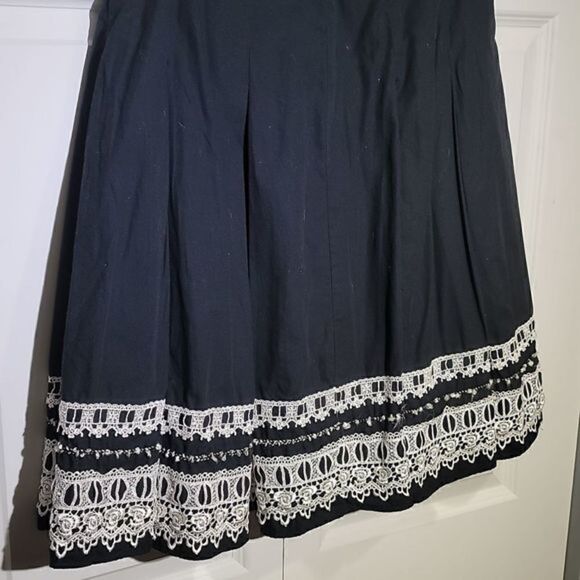 NY & Co. A-Line Embroidered Smock Black Boho Skirt - Picture 2 of 8